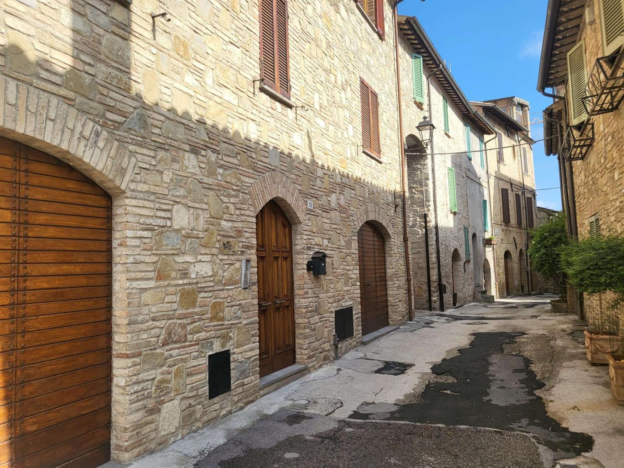 Appartamento Con Camino In Centro Storico 贝瓦尼亚 外观 照片